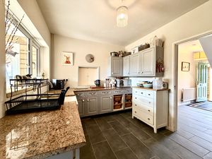 Kitchen- click for photo gallery